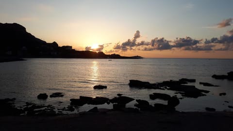 Nearby landmark, Natural landscape, Beach, Sea view, Sunrise, Sunset