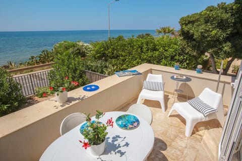 View (from property/room), Balcony/Terrace, Sea view