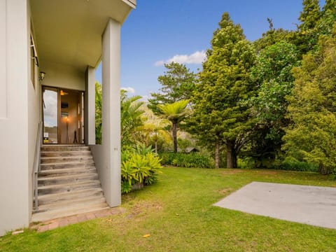 At Cathedral Cove - Hahei Holiday Home House in Auckland Region