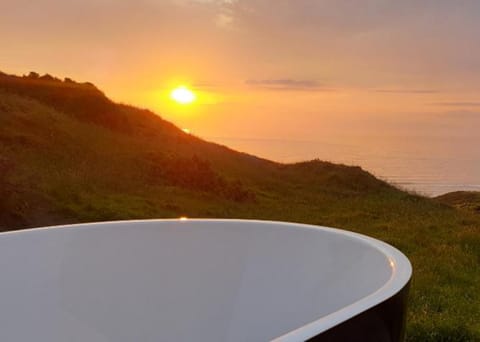 Balcony/Terrace, Beach, Sea view, Sunset, Bath