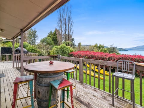 Lakeside Escape - Lake Tarawera Holiday Home Maison in Rotorua