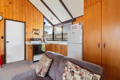 Downtown Mountview - Mt Maunganui Holiday Home House in Bay Of Plenty