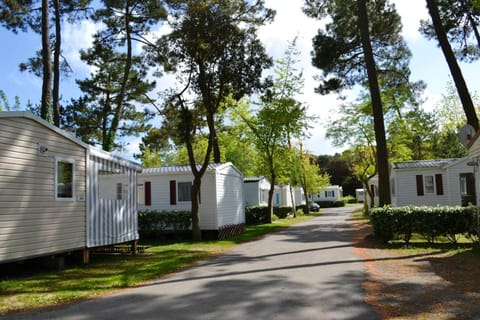 Propriete de 3 chambres avec piscine partagee jardin amenage et wifi a Saint Jean de Monts House in Saint-Jean-de-Monts