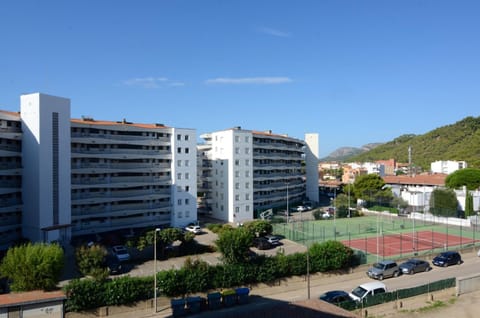 Property building, Facade/entrance, Off site