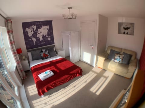 Harpers brook house, Netflix TVs and fast WIFI Haus in Corby