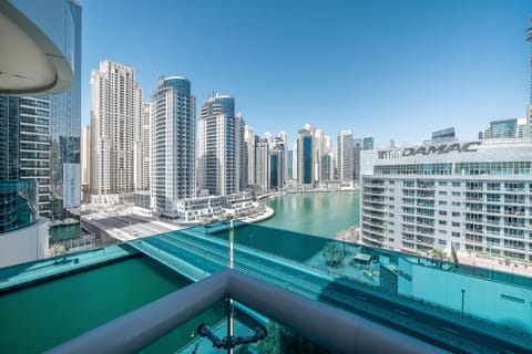 Balcony/Terrace, City view