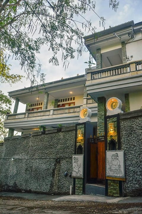 The Puncak Santhi Inn Inn in Nusapenida