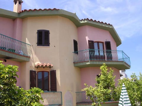 Orosei-Sardegna-Appartamento 5 posti letto con giardino Apartment in Orosei