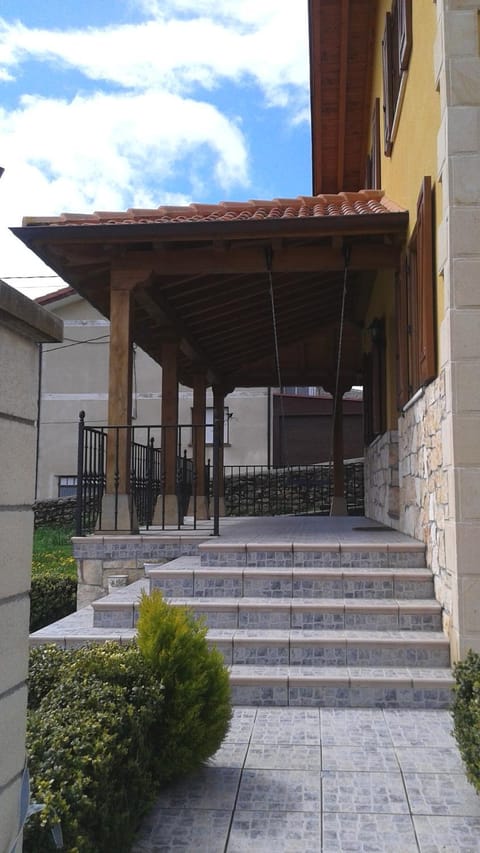 Casa Rural Izarrak House in Cantabria