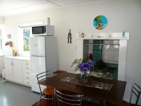 Ridge Cottage - Oneroa Holiday Home Maison in Auckland Region