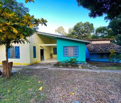 Hostal Juan Lindo Bed and Breakfast in San Pedro Sula