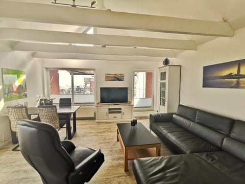 TV and multimedia, Balcony/Terrace, Balcony/Terrace, Living room, Dining area