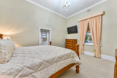 The Jazz B&B Bed and Breakfast in Naracoorte