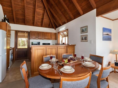 Te Maiki Escape - Russell Holiday Home House in Northland