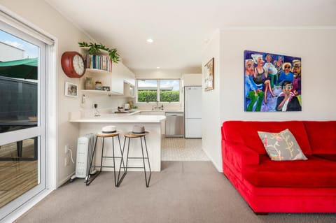 Jacksons - Two Mile Bay Holiday Home Haus in Taupo