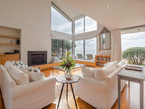 The Breakers - Whangapoua Executive Holiday Home House in Auckland Region