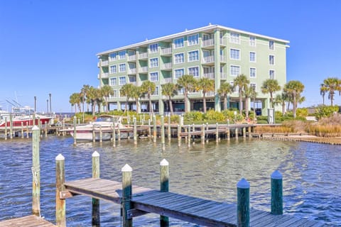 Navy Cove Harbor Apartment in Gulf Shores