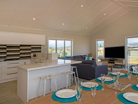 Tattletails Rest - Whitianga Holiday House Haus in Whitianga