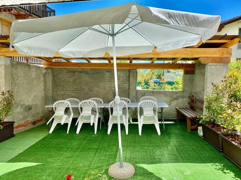 Patio, Dining area, Garden view