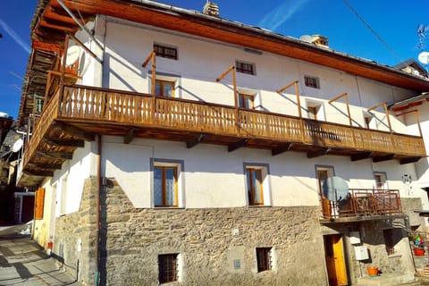 Property building, Balcony/Terrace