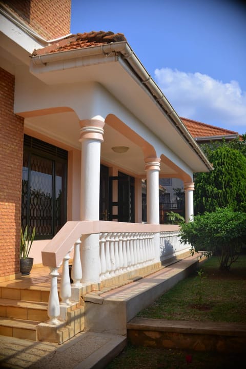 Nile Estates Villa Kiwatule House in Kampala