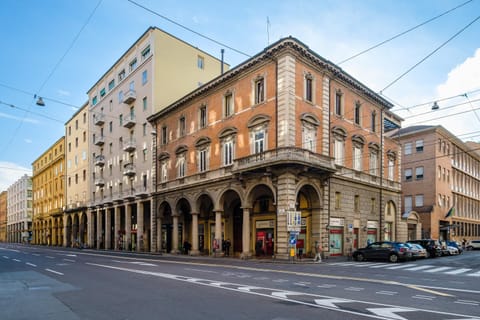 Property building, Street view