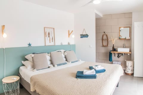 BLUE WAVE - 2 bedrooms - Orient Beach! Condo in Saint Martin