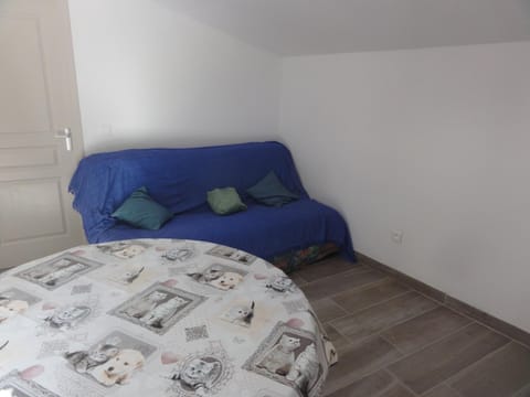 Bed, Living room, Seating area