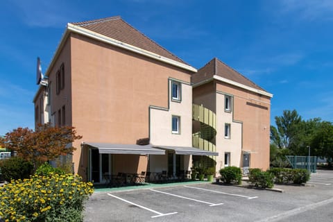 Property building, Patio, View (from property/room), Parking