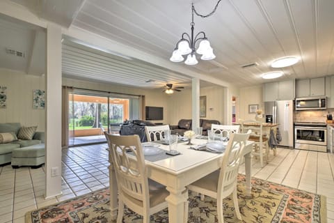 Rainbow River Oasis with Kayaks and Furnished Sunroom! Casa in Dunnellon