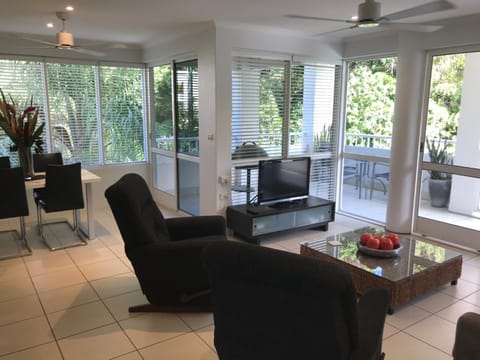 Secluded tropical apartment Condo in Palm Cove