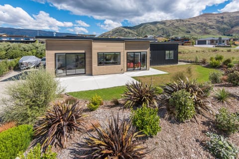 On site, Garden view, Mountain view, Quiet street view