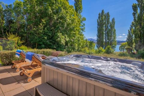 Garden, Hot Tub, Garden view, Lake view, Mountain view, sunbed