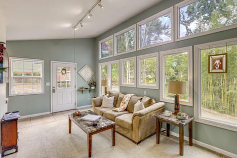 Appalachian Mtn Retreat 4 Mi to Grovewood Village Apartment in Asheville