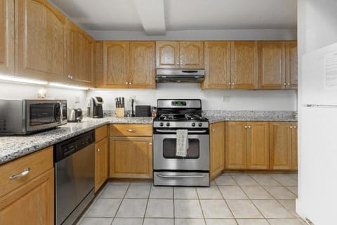 Large 1 Bedroom Apartment, Home Theater, Fireplace Condominio in Berkeley