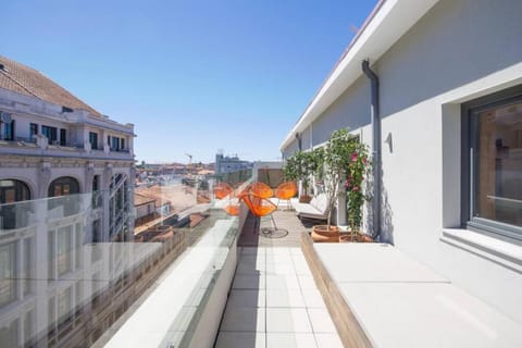 Balcony/Terrace, City view, Street view