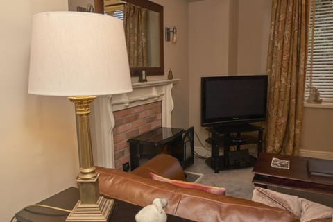 Old Bakers Cottage ground floor apartment centrally located in Grasmere with patio area Maison in Grasmere