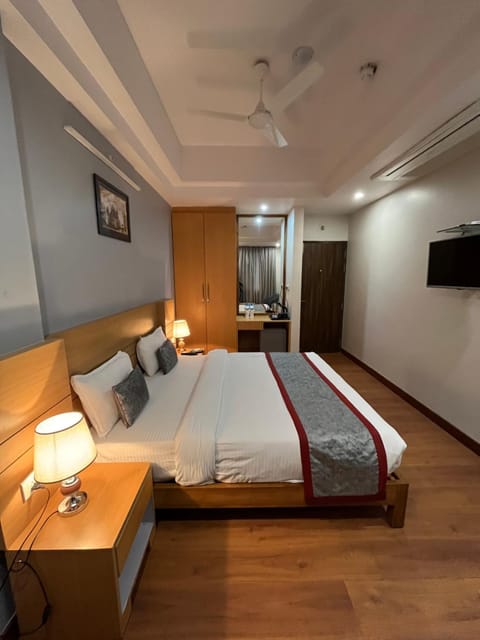 Hotel Sarvin Hotel in Lucknow