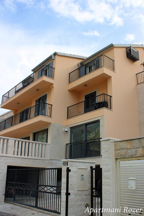 Apartments Rozer Condominio in Muo
