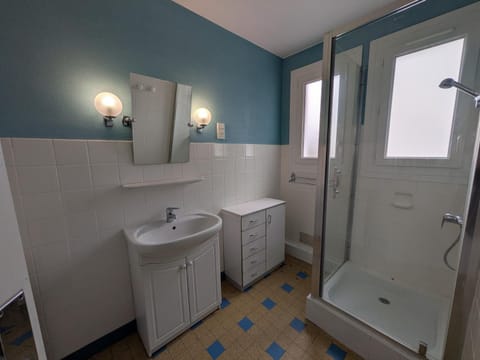 APPARTEMENT SPACIEUX à 60 M DE LA PLAGE location à la semaine du samedi au samedi Apartment in Carnac