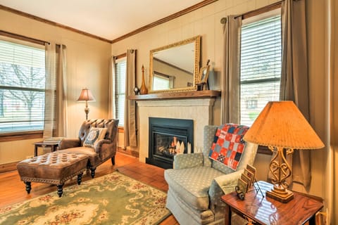 Charming Craftsman Home in Downtown Bartlesville! Maison in Bartlesville