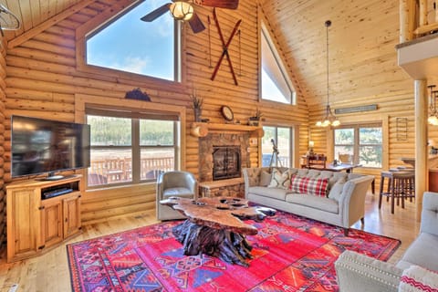 Secluded Alma Log Cabin with Hot Tub and Mountain View House in Park County