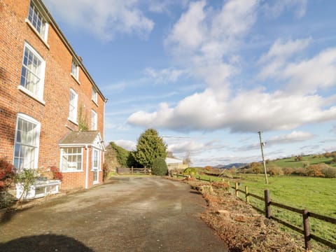 Squires Rest House in Wales