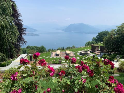 Garden, Lake view, Mountain view, sunbed