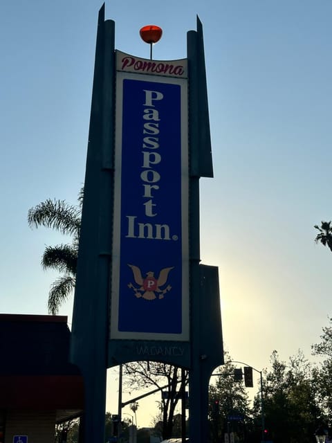 Passport Inn Pomona Motel in Pomona