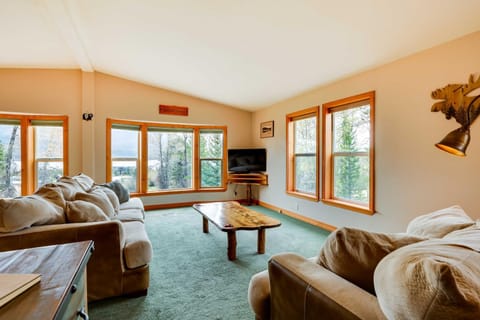 Lakeside Grand Lake Retreat 4 Mi to Natl Park House in Rocky Mountain National Park