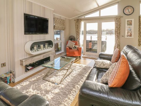 Shore Beats Work - Capenwray 10 House in England