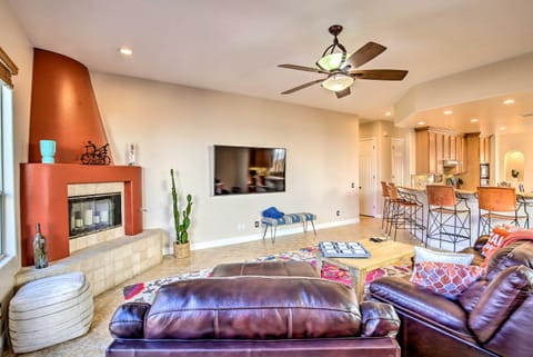 Lavish Escape with Pool 1 Mi to Old Town La Quinta! House in La Quinta