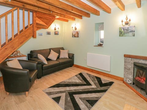 Ysgubor Ddegwm Bach House in Wales