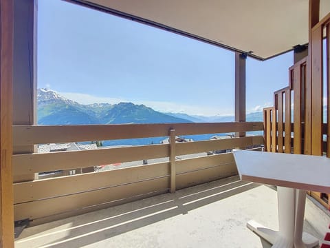 Appartement 2 pièces avec balcon proche des pistes, WIFI gratuit - FR-1-275-97 Apartment in Montvalezan
